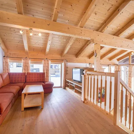 Chalet Deluxe With Pool In Koenigsleiten *