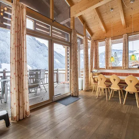 Alpesi faház Deluxe With Pool In Koenigsleiten Wald im Pinzgau