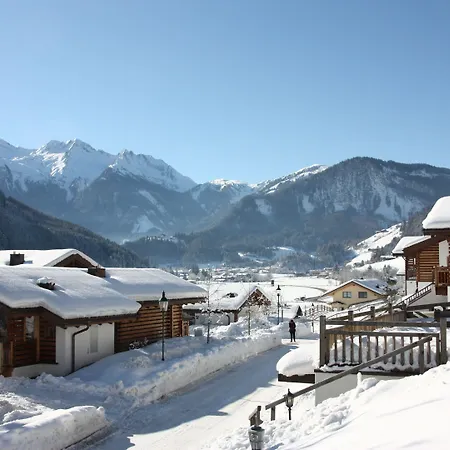 Alpesi faház Deluxe With Pool In Koenigsleiten *